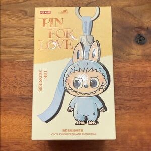 Sealed Pop Mart Pin for Love Vinyl Plush Pendant A - M